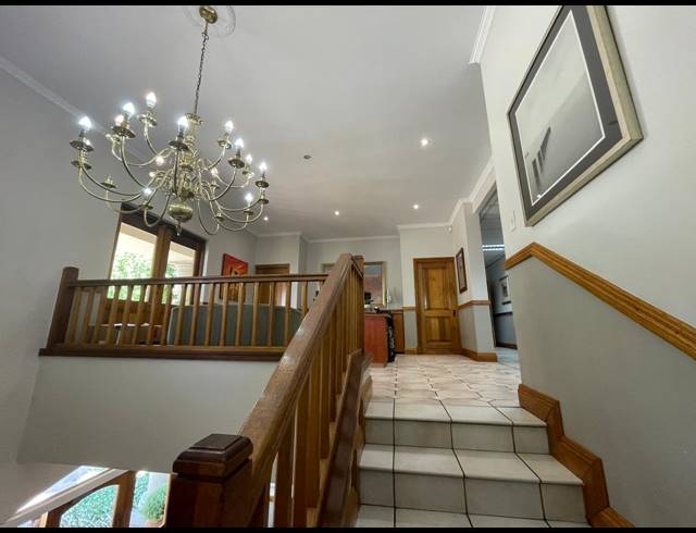 574M² OFFICE FOR SALE IN BRYANSTON